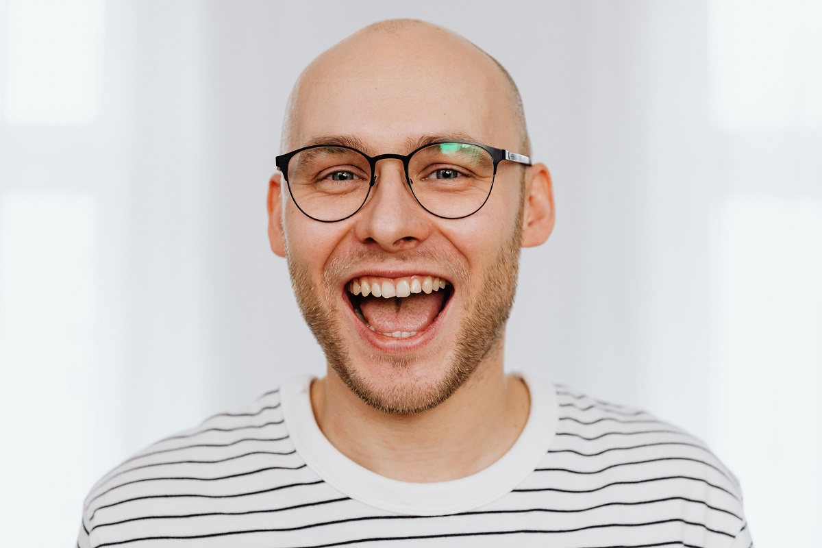 Best Glasses for Bald Men: A Buyer's Guide