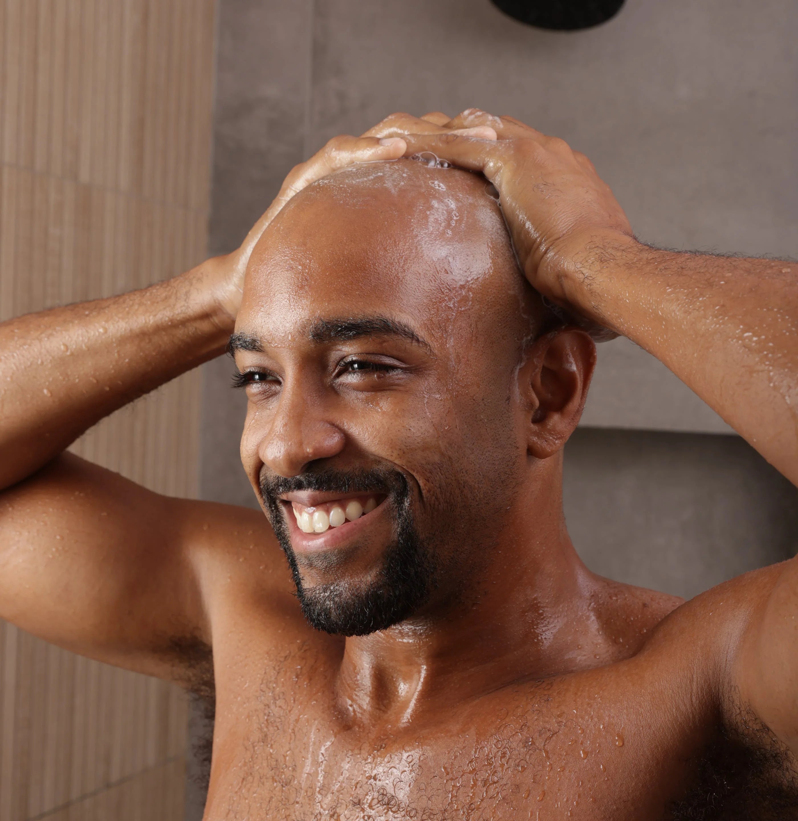 files/c13902e3-8f0f-4e49-9e7d-fa2484a92802_Exfoliator_Lifestyle.webp
