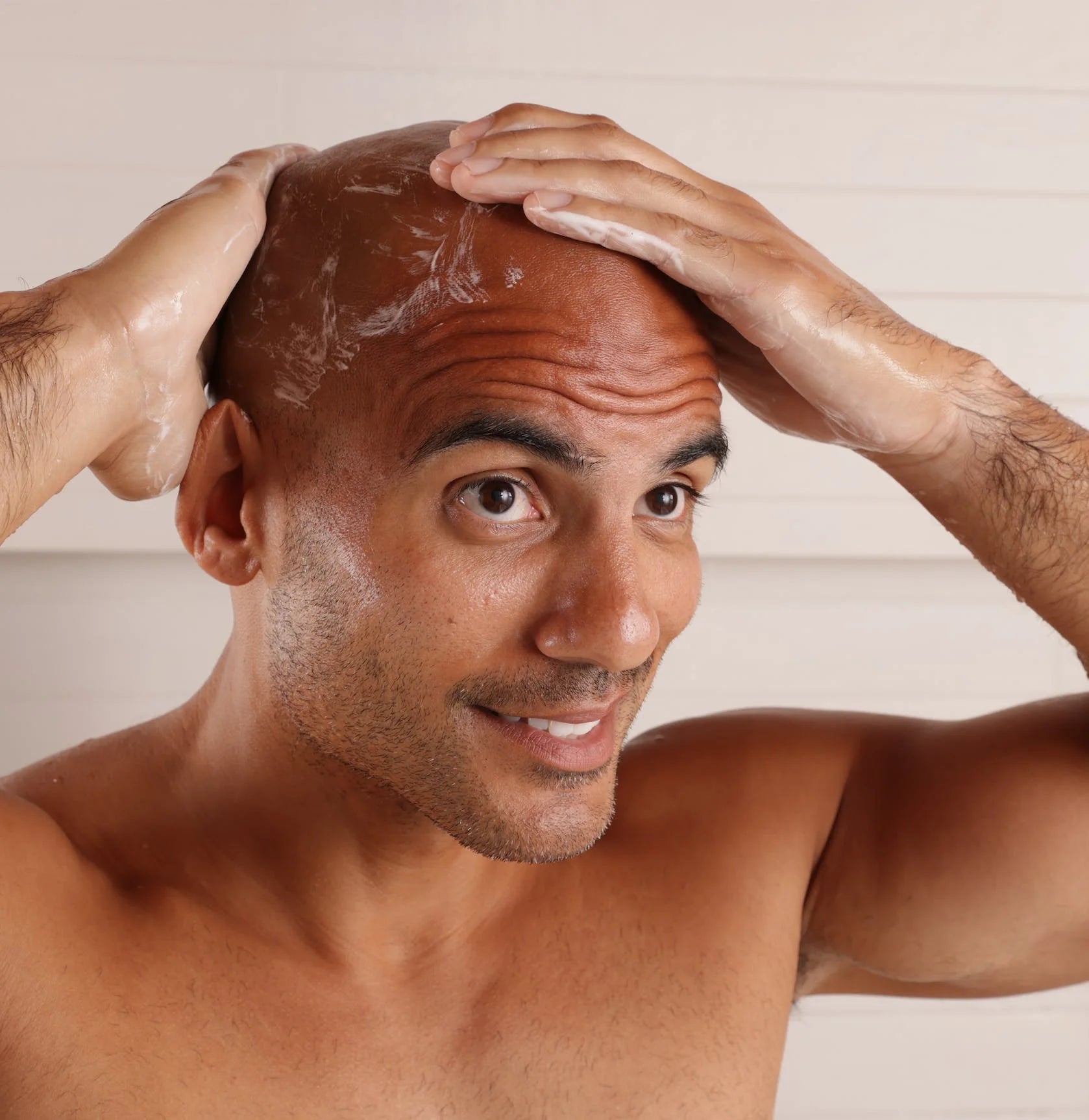 files/2981f360-45d1-414c-af09-d28c7a5dd1ad_Cleanser_Use.webp